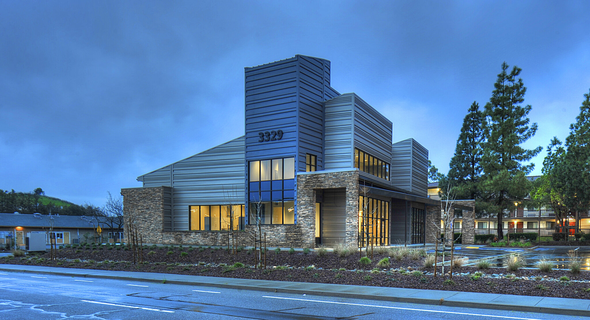 Hospital building featuring Paradise Valley Dental Studios with contemporary design